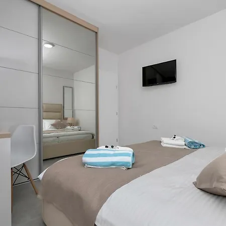 Family & Child Friendly Violet With Salt Water Pool Villa