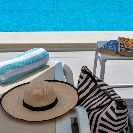 Family & Child Friendly Violet With Salt Water Pool