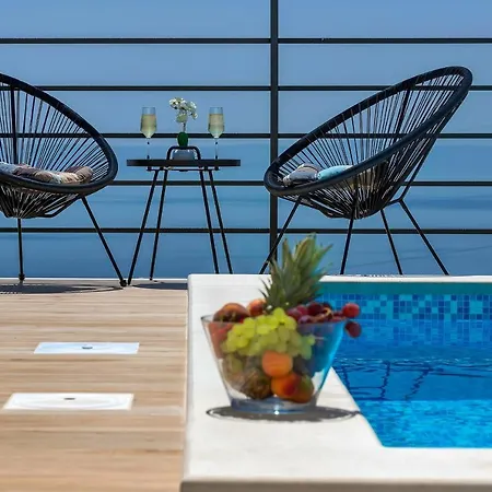 Family & Child Friendly Violet With Salt Water Pool *
