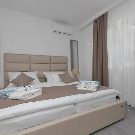 Villa Family & Child Friendly Violet With Salt Water Pool