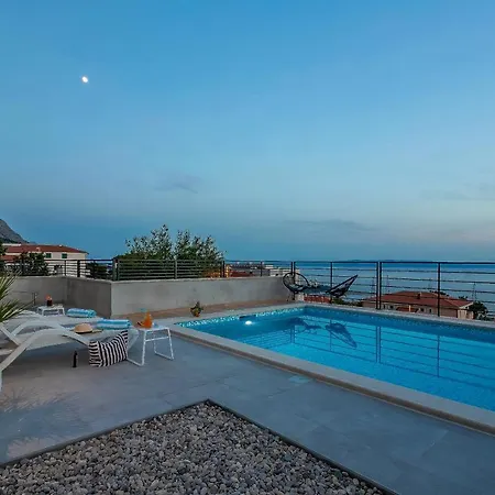 Family & Child Friendly Violet With Salt Water Pool Villa *